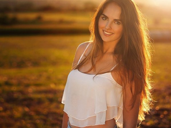 Advantages of Online Dating and protect it yourself from Scams