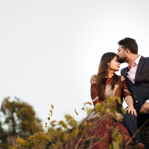 Symptoms of Falling in Love With A Guy - How to Know That He is in Love