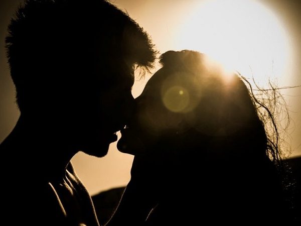 Kiss on First Date
